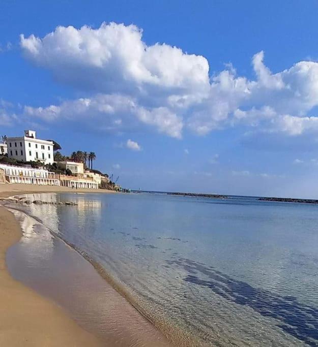 Appartamento Attico Di Design Vista Mare Santa Marinella Esterno foto